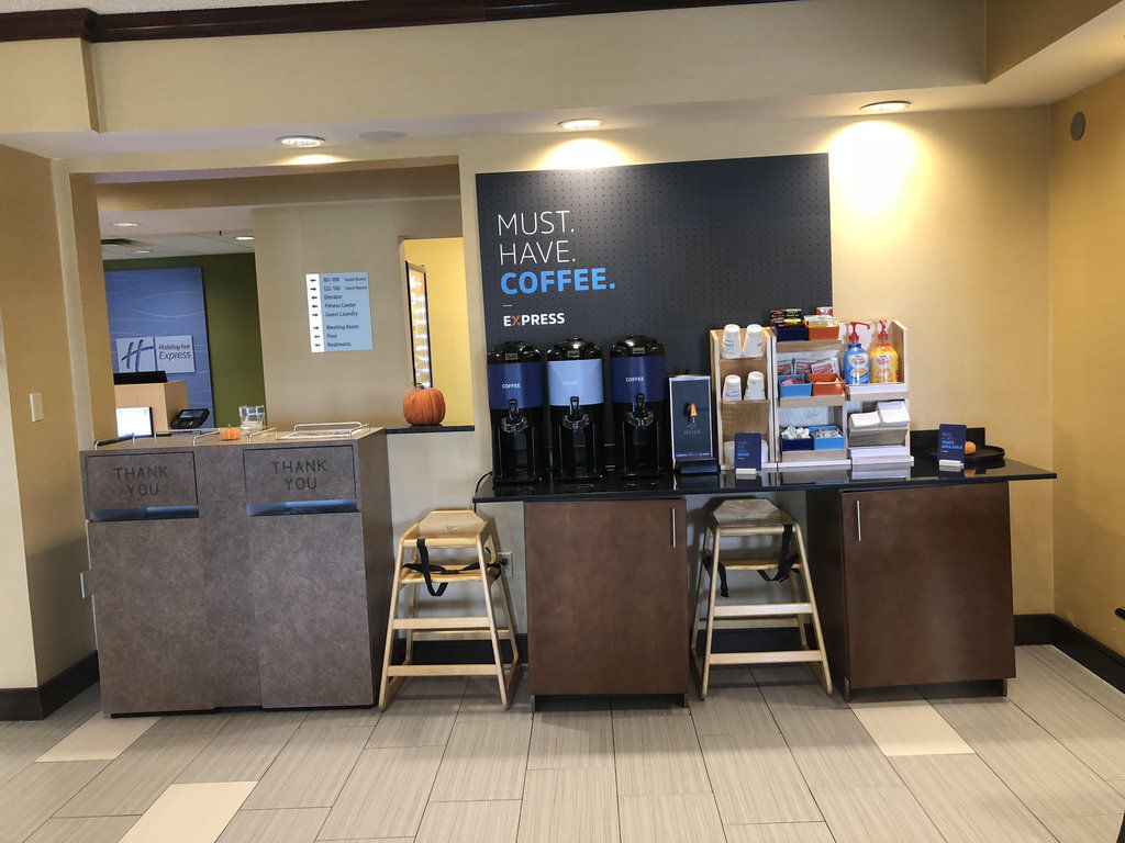 ホリデイ イン エクスプレス ホテル&スイーツ サークルビル Circleville エクステリア 写真